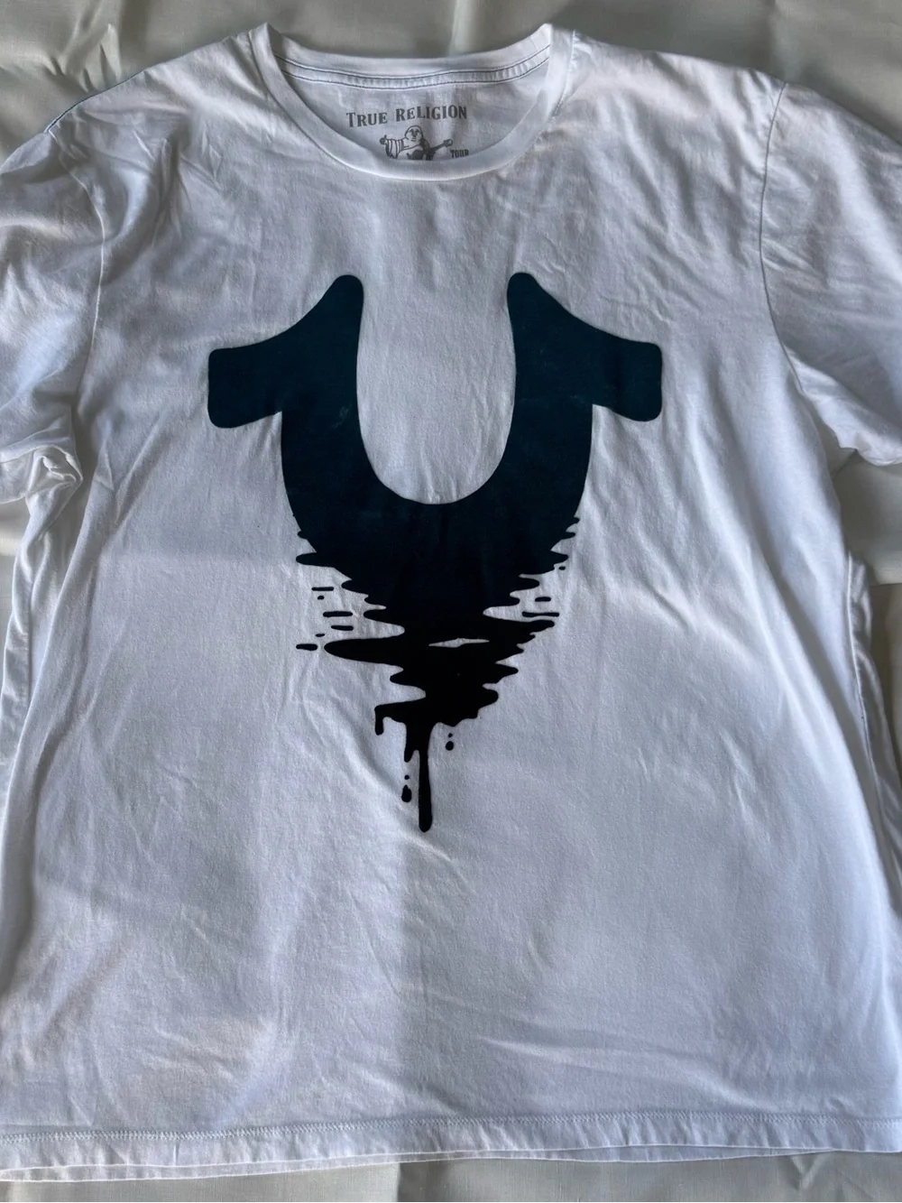 True Religion White T‑Shirt with Blue Velvet Drip Horseshoe Logo